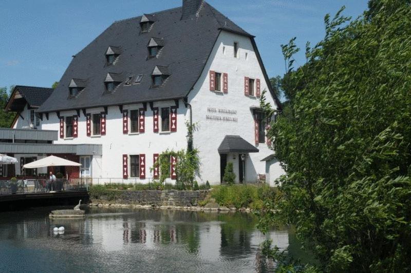 Malteser Komturei Hotel / Restaurant Bergisch Gladbach Ngoại thất bức ảnh