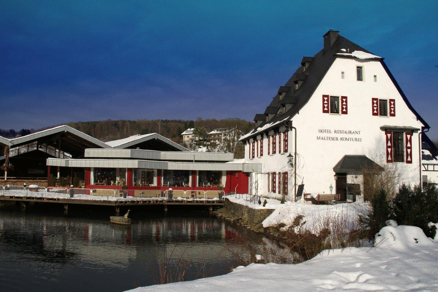 Malteser Komturei Hotel / Restaurant Bergisch Gladbach Ngoại thất bức ảnh
