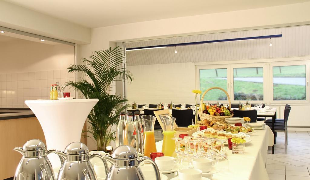 Malteser Komturei Hotel / Restaurant Bergisch Gladbach Ngoại thất bức ảnh